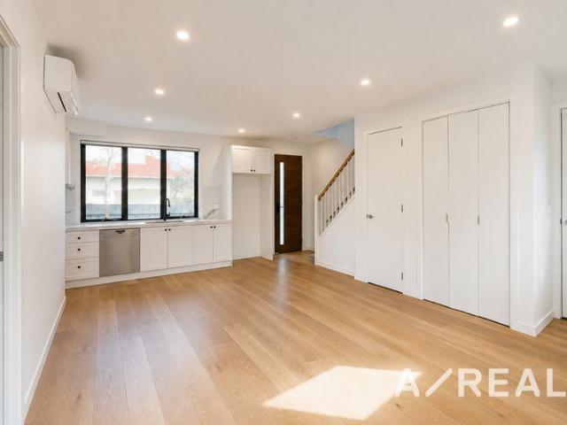 Brand New 3 Bedroom Townhouse in Prime Murrumbeena Location