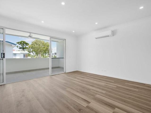 Brand New 3 Bedroom Townhouse in Prime Southport Location