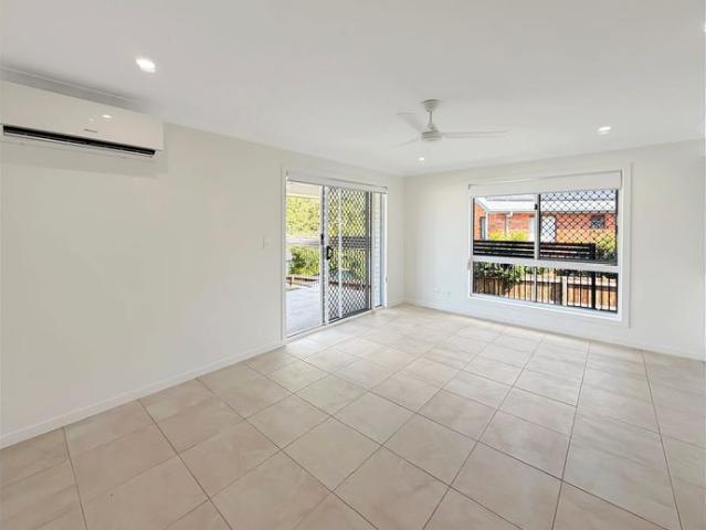 BRAND NEW 3 BEDROOM UNIT IN GREAT LOCATION