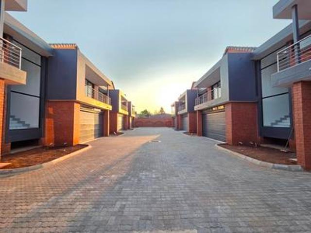 brand new 3 bedroom 2 bathroom duple.