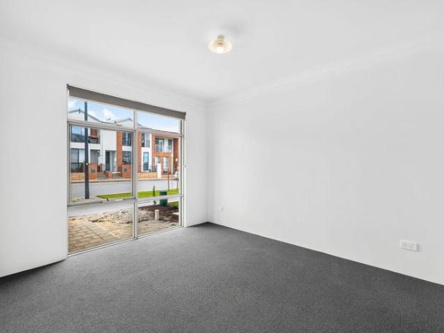 Brand New 3 Bedroom, 2 Bathroom Home in the Heart of Ellenbrook