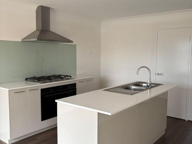 Brand New 3 Bedroom, 2 Bathroom Home in Sought After Australind