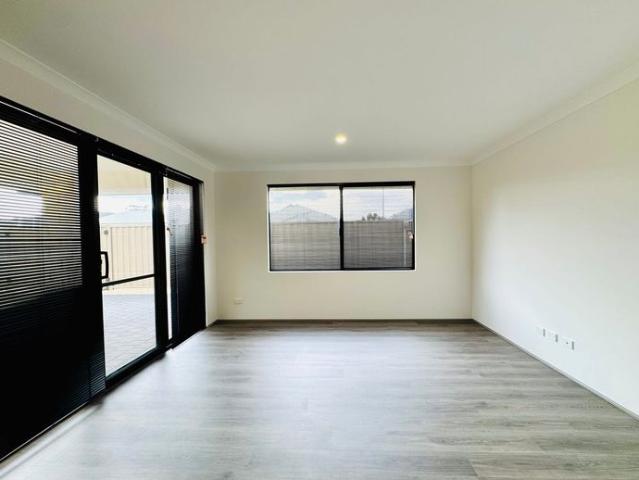 Brand New 3x2 with side access