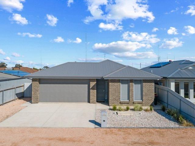 Brand New 1 Year Old Brick Veneer Home