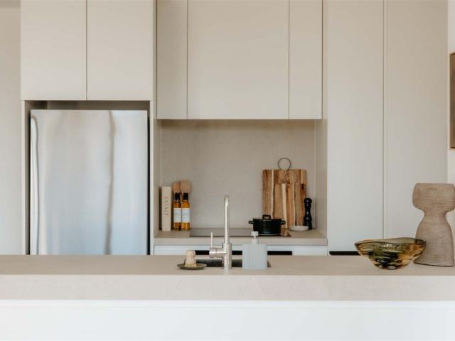 Brand new 1 bedroom apartment with car space