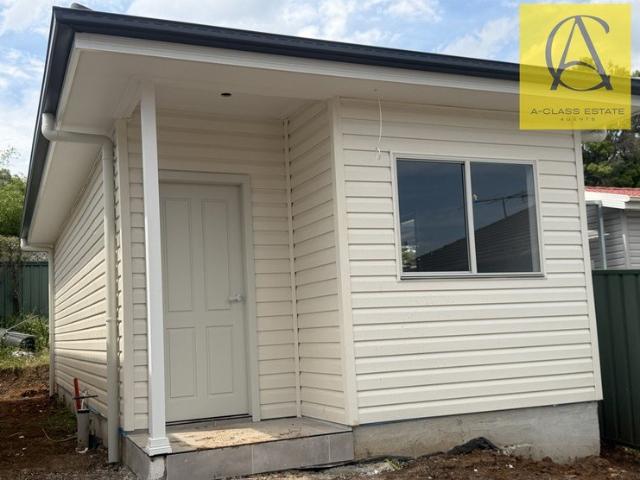 BRAND NEW 1 BEDROOM GRANNY FLAT