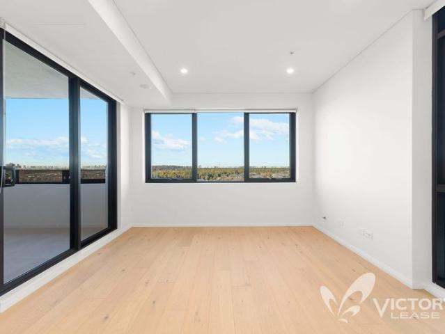 Brand New 1 Bedroom plus 1 Study/Second Bedroom option Apartment in the Heart of Tallawong