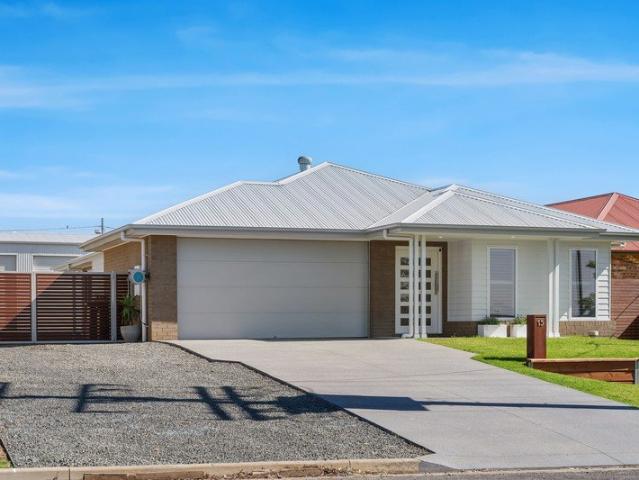 Brand New 2025 Hunter Homes Masterpiece with Impressive Shed