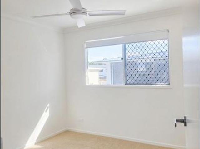 BRAND NEW* 2 WEEKS FREE RENT* 3 BEDROOM TOWNHOUSE DUCTED AIR CONDITIONING AVAILABLE NOW