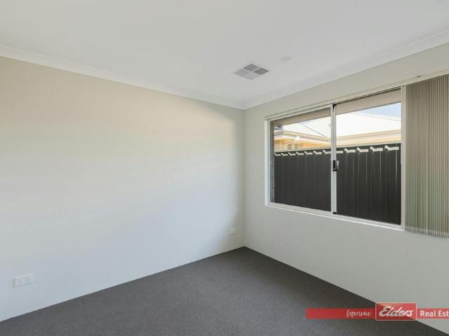 Brand New 2 x 1 Dual Key with Ducted Air conditioning & Solar Panels