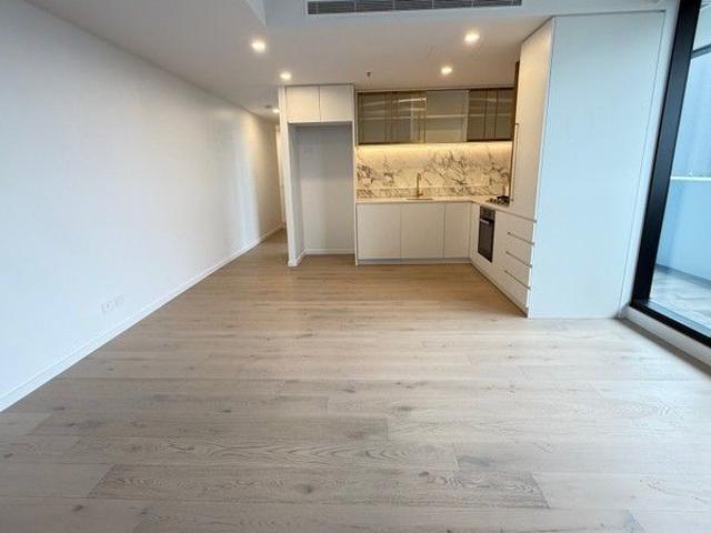 Brand new: 2 bed, 102sqm at level 25