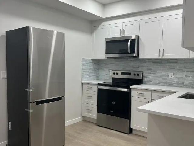 Brand New 2 Bed/ 1 Bath Legal Basement Suite in Legacy SE