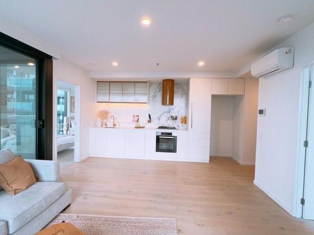 Brand new: 2 bed 2 bath apartment, Level 15