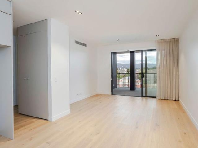 BRAND NEW 2 BEDROOM APARTMENT IN GREAT LOCATION