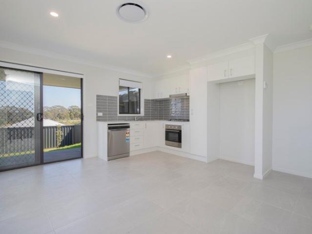 Brand New 2 Bedroom Duplex with LUG!