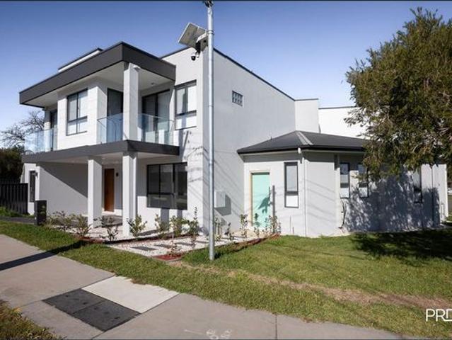 Brand New 2 Bedroom Granny Flat in Convenient South Penrith Location