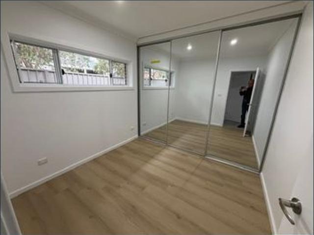 BRAND NEW 2 BEDROOM GRANNYFLAT 2 MIN WALK TO STATION!