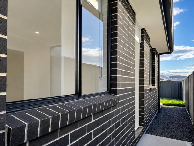 Brand New 2 Bedroom Home Ducted Air Conditioning & Lock up Garage