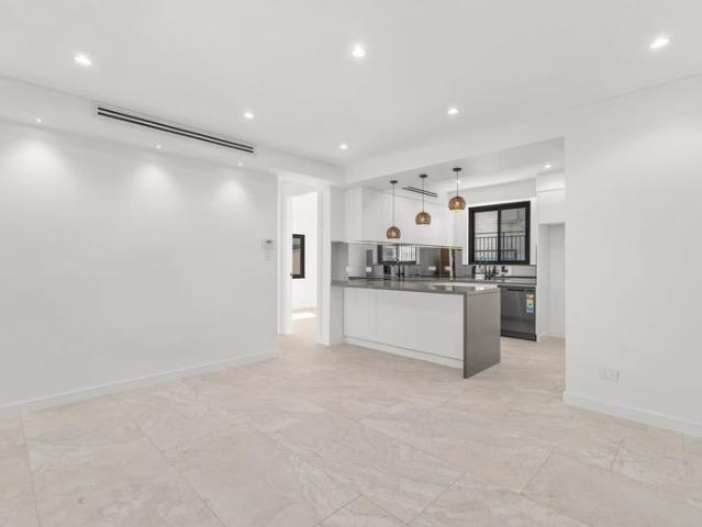Brand New 2 Bedroom Home Lake Views