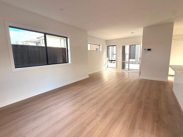 BRAND NEW 2 BEDROOM PLUS STUDY TOWNHOUSE IN HALLAM!