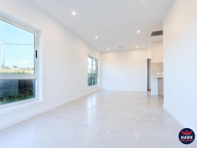 BRAND NEW 2 BEDROOM RESIDENCE IN THE HEART OF GOOGONG | PRIVATE GARAGE Available Now