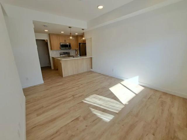 2 Bedroom Townhome with Attached Single Garage