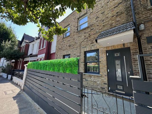 Brand New 2 Bedroom, 2 Bathroom House with Patio