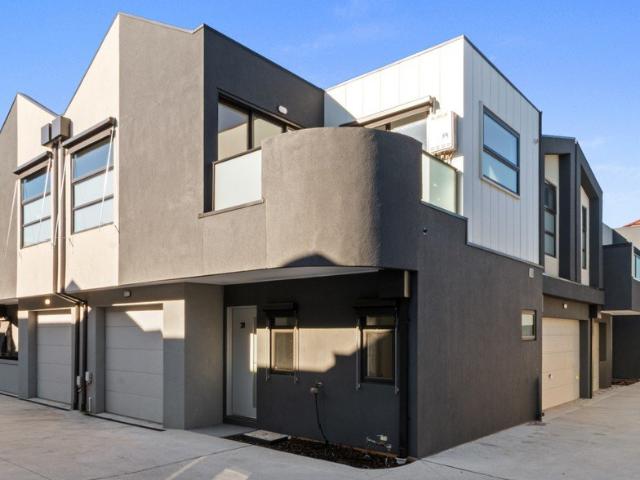 Brand New 2 Bedroom, 2 Bathroom Townhouse