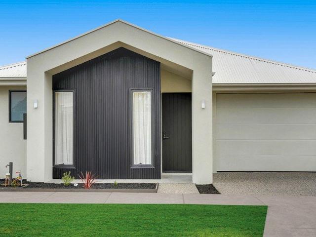 Brand New | 2 MASTERS |3 BATH | Luxurious | Study | Craigieburn Side Mickleham