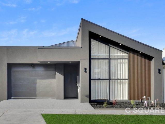 Brand New | 2 MASTERS |3 BATH | Luxurious | Study | Craigieburn Side Mickleham