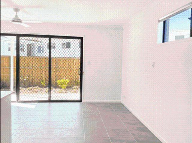 BRAND NEW* 4 WEEKS FREE RENT PLUS ONE MONTH FREE INTERNET WITH RUSH BROADBAND* 3 BEDROOM TOWNHOUSE AVAILABLE NOW