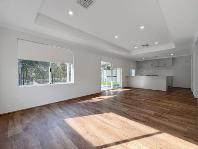 Brand New ! 4 x 2 Family Home with Theatre. Stunning views from backyard ! Be Quick !