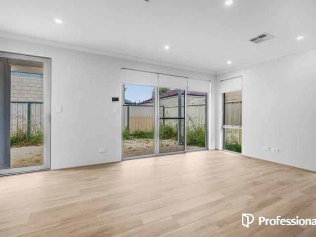 Brand New 4 x 2 Rear Villa