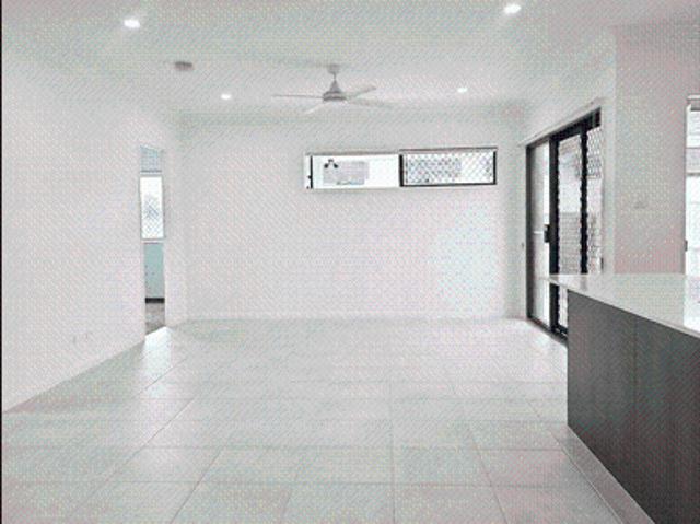 BRAND NEW 4 BED 2 BATH DOUBLE GARAGE LAWNED BACKYARD & DUCTED AIRCON