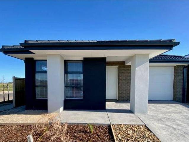 Brand New 4 Bed Home in Lara