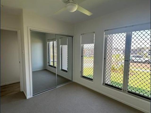 Brand New 4 Bedroom Coastal Home in beautiful Coral Cove