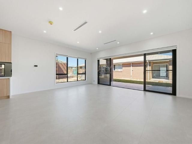 Brand New 4 Bedroom Family Home – Never Lived In&excl