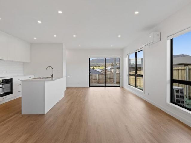 Brand new 4 bedroom family home in a great location