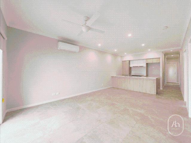Brand New 4 Bedroom Family Home with Double Garage in Redbank Plains