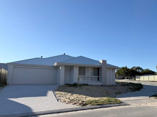 BRAND NEW 4 Bedroom Family Home with *discounted rent!