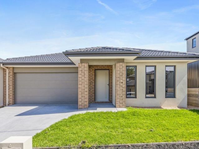 Brand New 4 Bedroom Home 4 Tomatina Way, Berwick VIC 3806