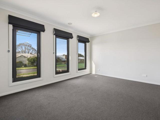 Brand New 4 Bedroom Home For Lease!