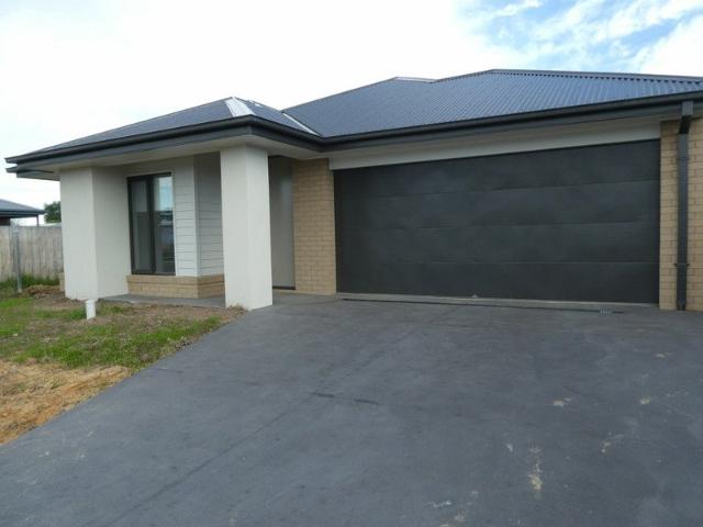 BRAND NEW 4 BEDROOM HOME IN EAST BAIRSNSDALE