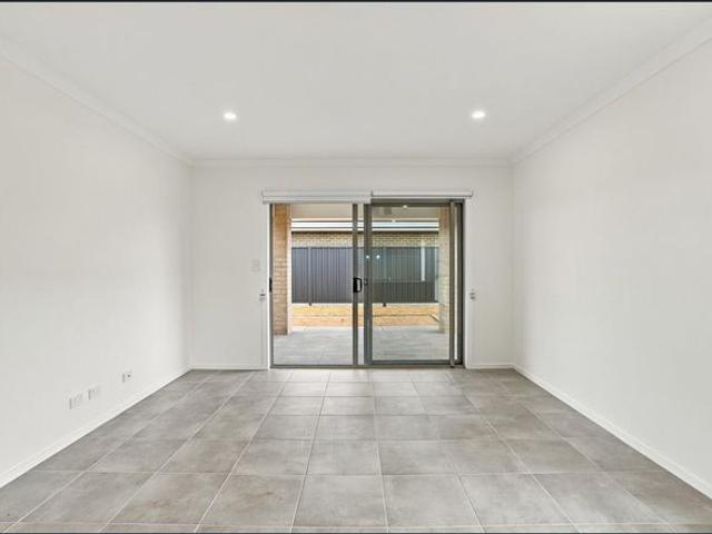 Brand New 4 Bedroom Home in Orleana Waters Estate!