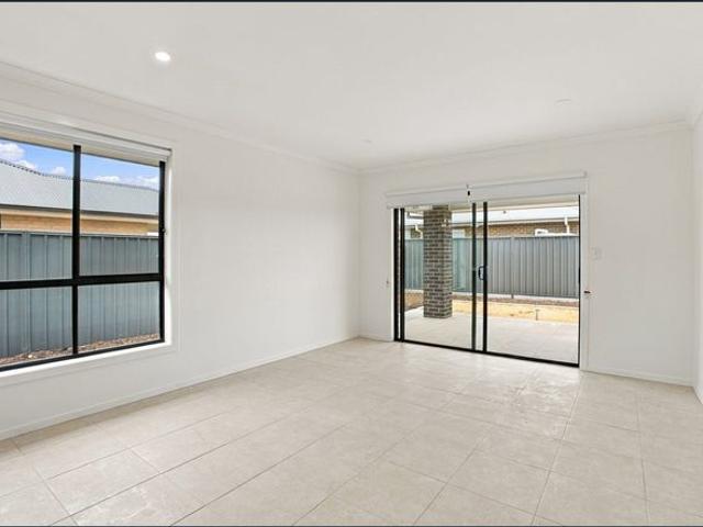 Brand New 4 Bedroom Home in Orleana Waters Estate!