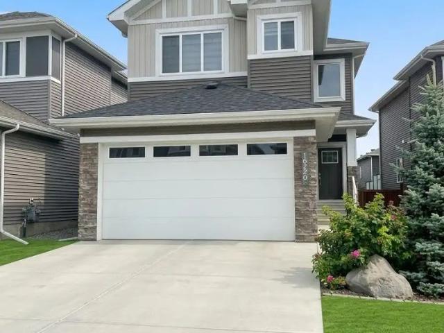 Brand New 4 Bedroom Home in Quiet Cul de Sac | Beautiful Private Yard | SW Edmon — 4 Bedrooms House