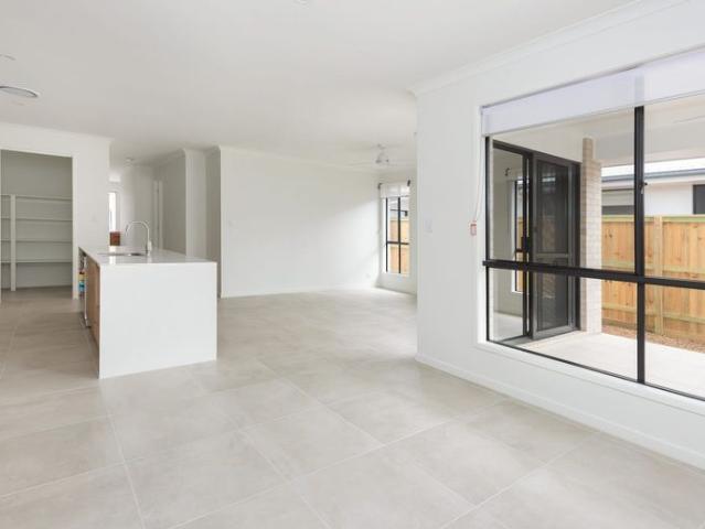Brand New 4 Bedroom Home in Upper Coomera
