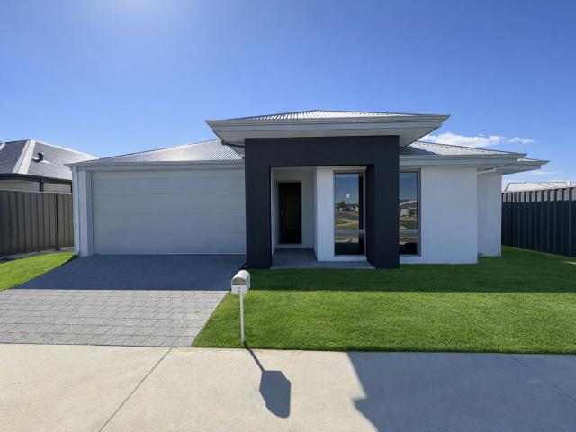 Brand New 4 Bedroom Home Opposite Park – Close to Shops, Schools & Beach