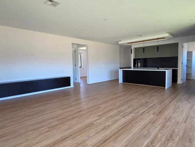 Brand New 4 Bedroom Home with 3 Bathrooms in Kialla