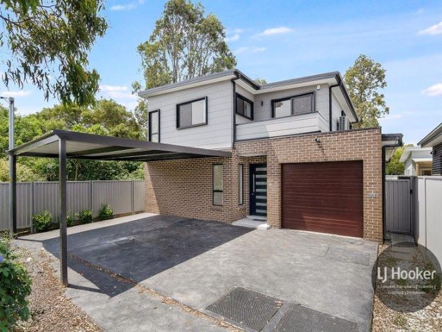 Modern 4 bedroom home with approved self contain 1 bedroom Out House